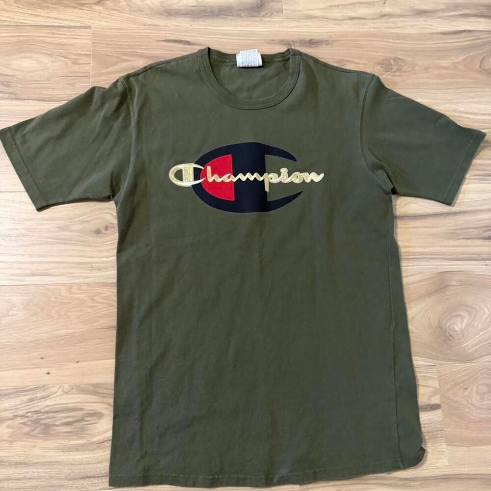 Y2K style Champion green skate embroidered logo Size Medium